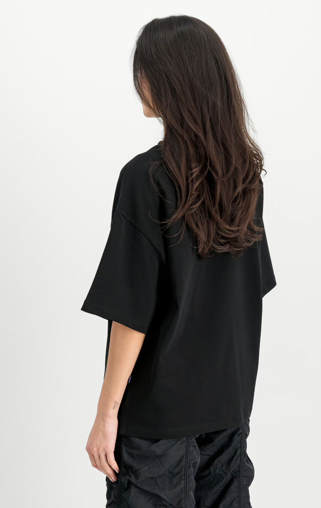 Футболка ALPHA INDUSTRIES BASE T black 