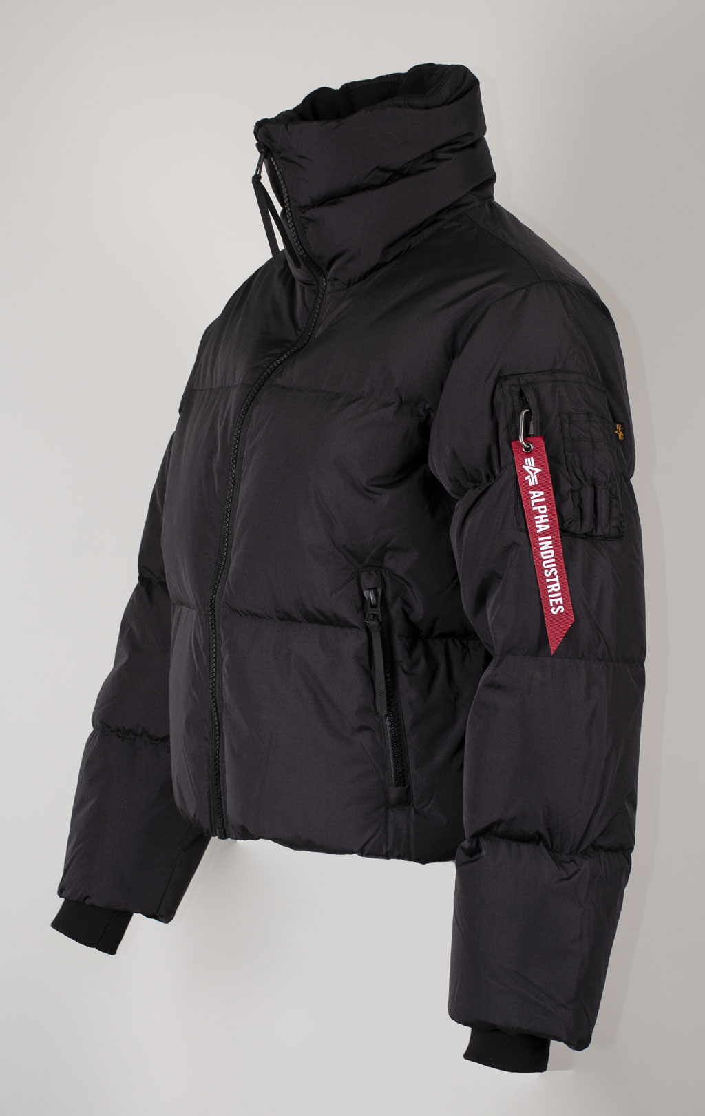 Женская куртка ALPHA INDUSTRIES SIERRA SHORT PUFFER FW 25/26 black 