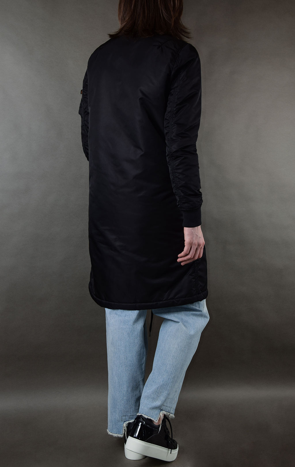 Женская куртка-бомбер удлинённая ALPHA INDUSTRIES MA-1 COAT PM black 