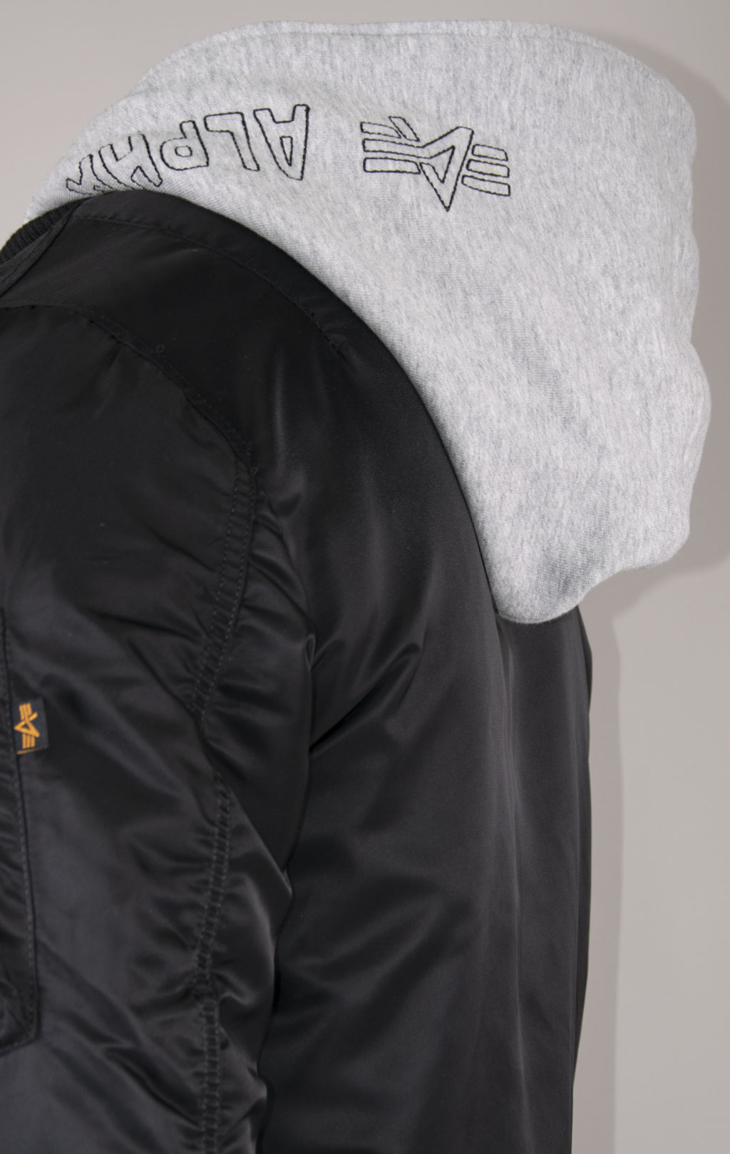 Куртка-бомбер лётная ALPHA INDUSTRIES MA-1 D-Tec black 