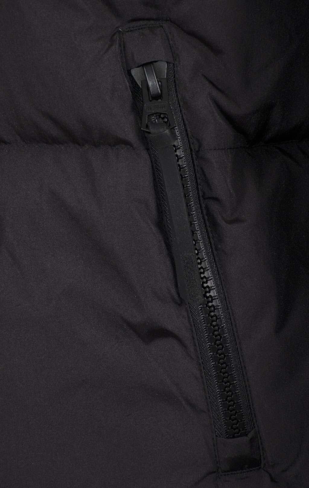 Женская куртка ALPHA INDUSTRIES SIERRA SHORT PUFFER FW 25/26 black 