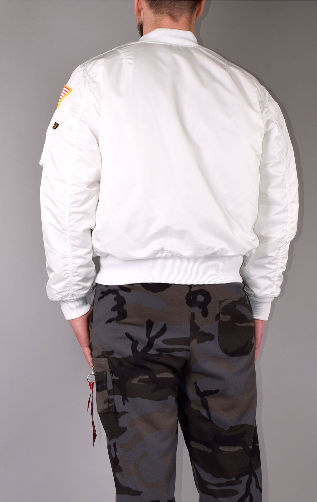 Бомбер ALPHA INDUSTRIES MA-1 original fit NASA white 