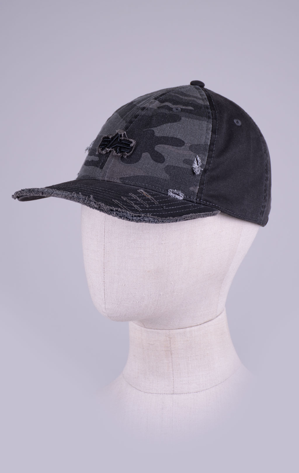 Бейсболка ALPHA INDUSTRIES DISTRESSED LOGO CAMO CAP black camo 