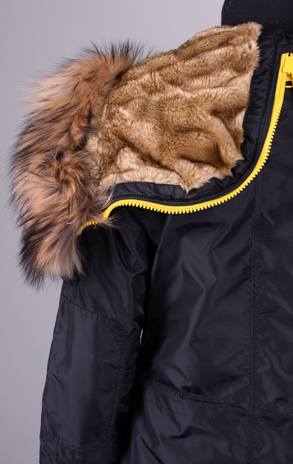 Женская аляска ALPHA INDUSTRIES PPS N-3B натур. мех black 