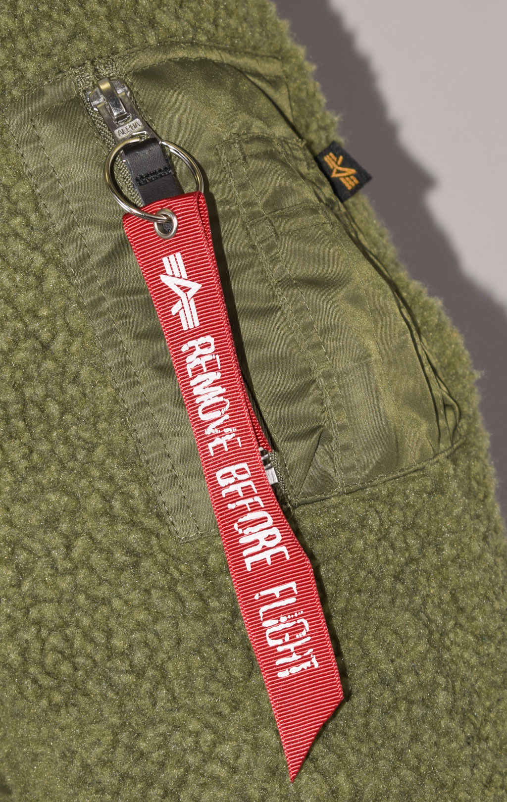 Куртка лётная ALPHA INDUSTRIES CWU ZIP HOODY TEDDY sage green 