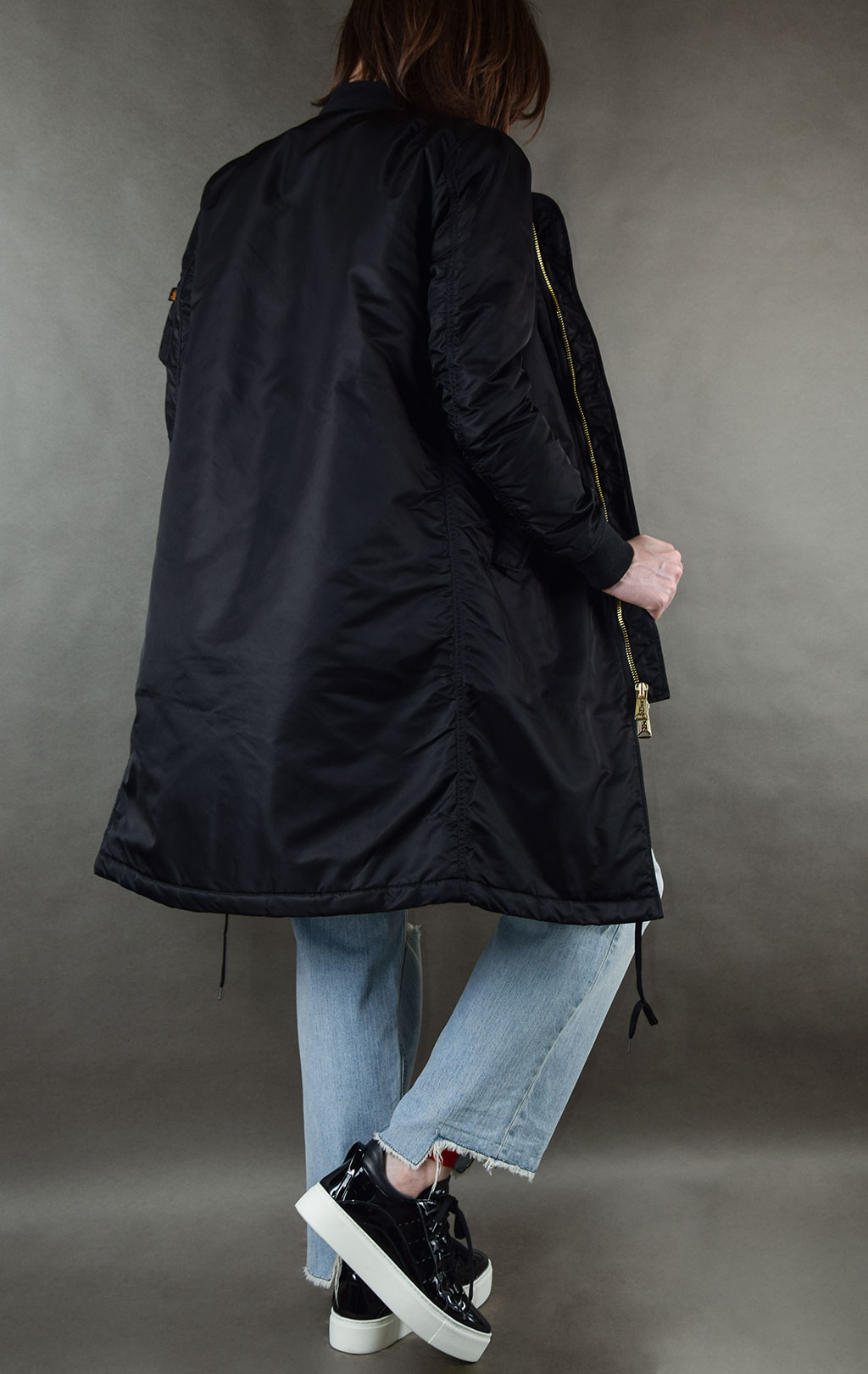 Женская куртка-бомбер удлинённая ALPHA INDUSTRIES MA-1 COAT PM black 