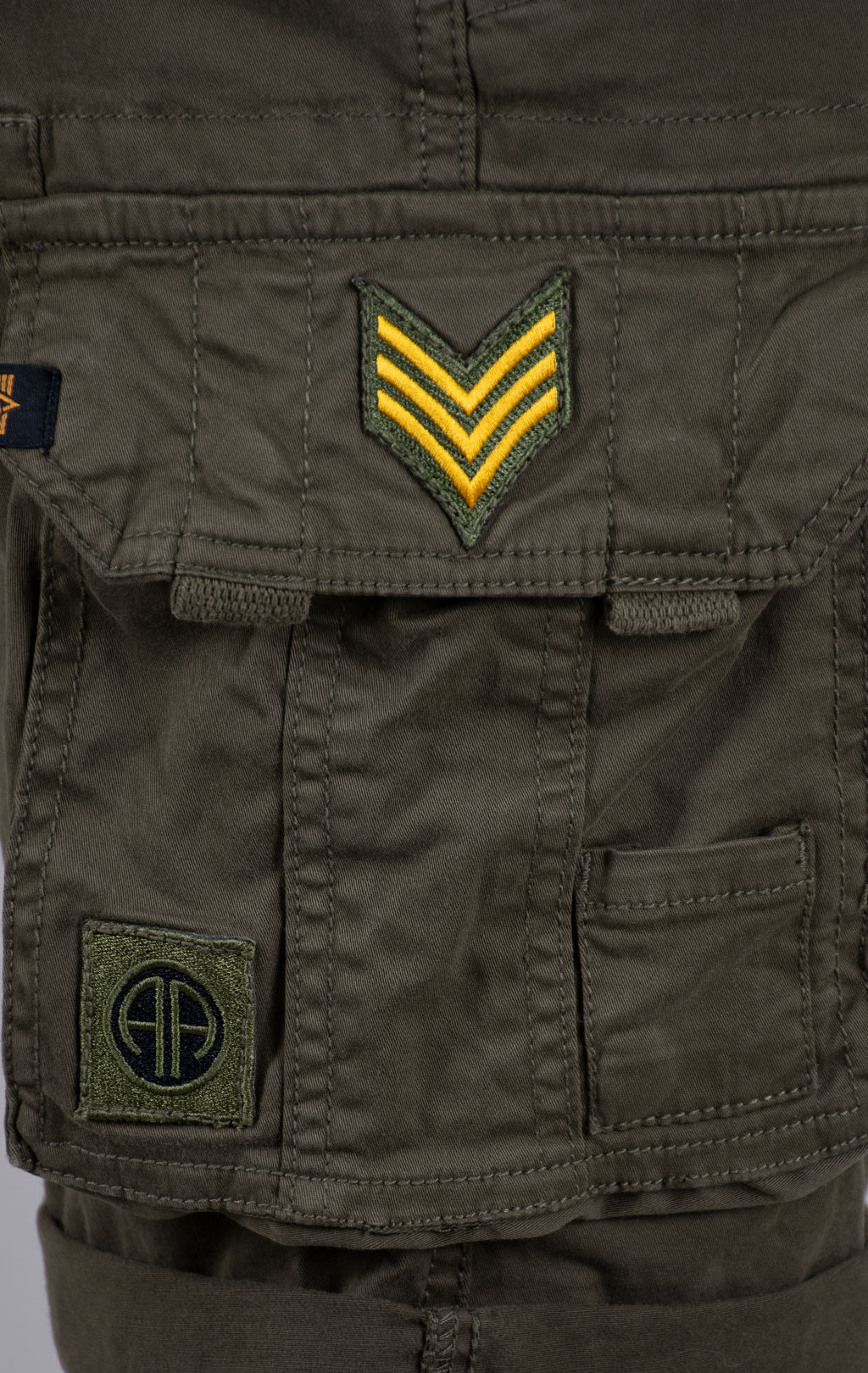 Шорты карго ALPHA INDUSTRIES CREW SHORT PATCH dark olive 