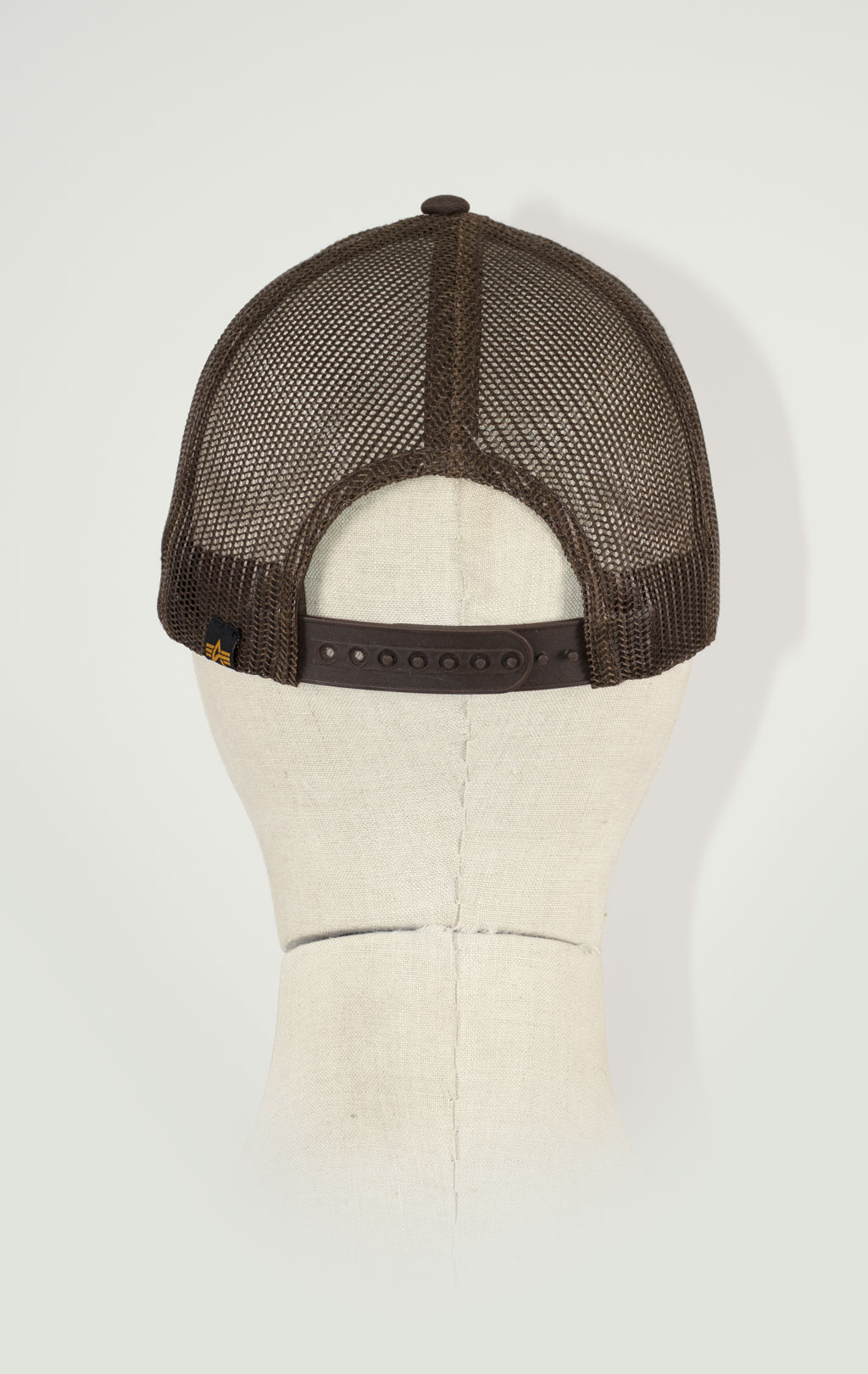 Бейсболка ALPHA INDUSTRIES BASIC TRUCKER CAP hunter brown 