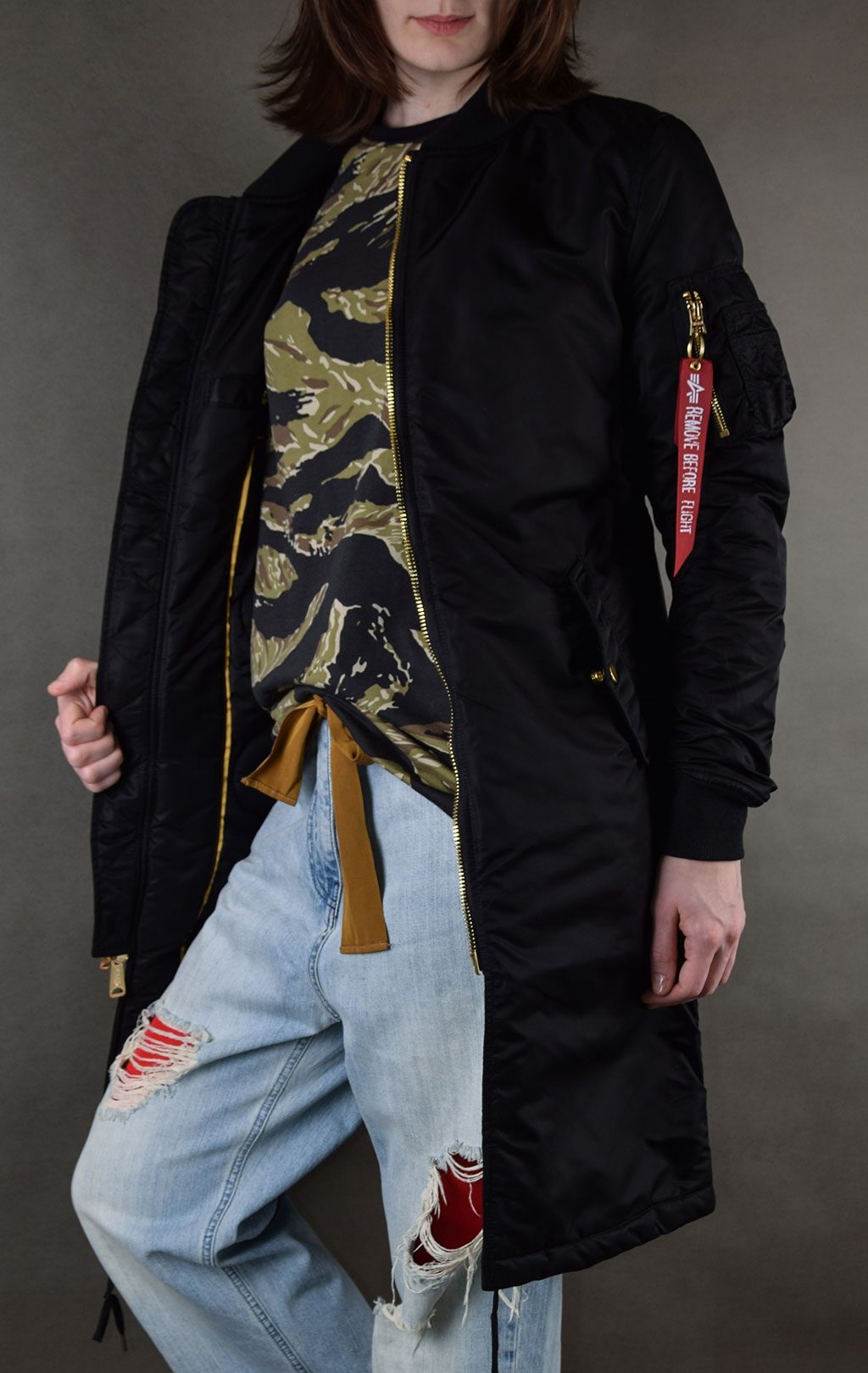 Женская куртка-бомбер удлинённая ALPHA INDUSTRIES MA-1 COAT PM black 