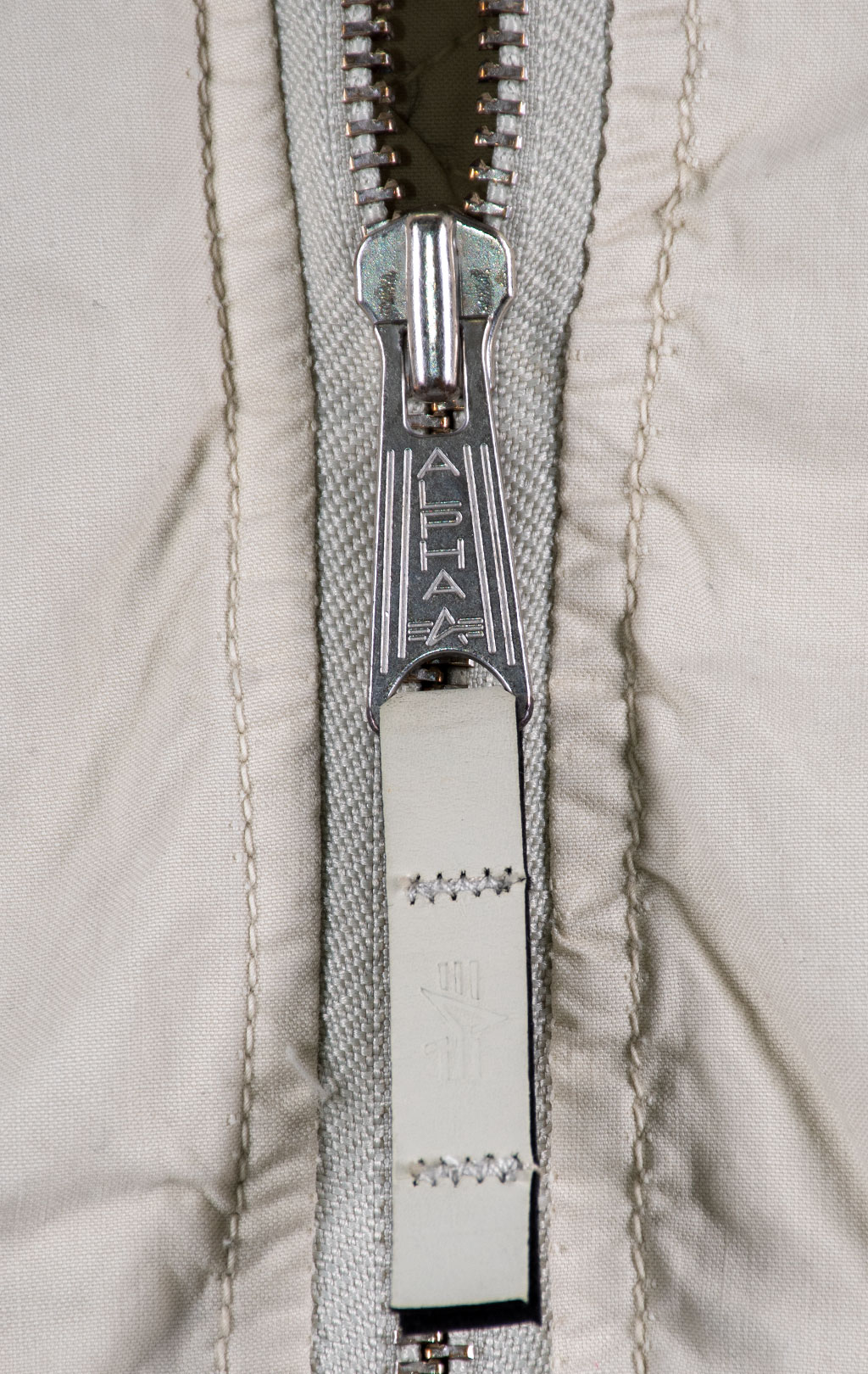 Ветровка ALPHA INDUSTRIES CWU 36/P CANVAS stone 