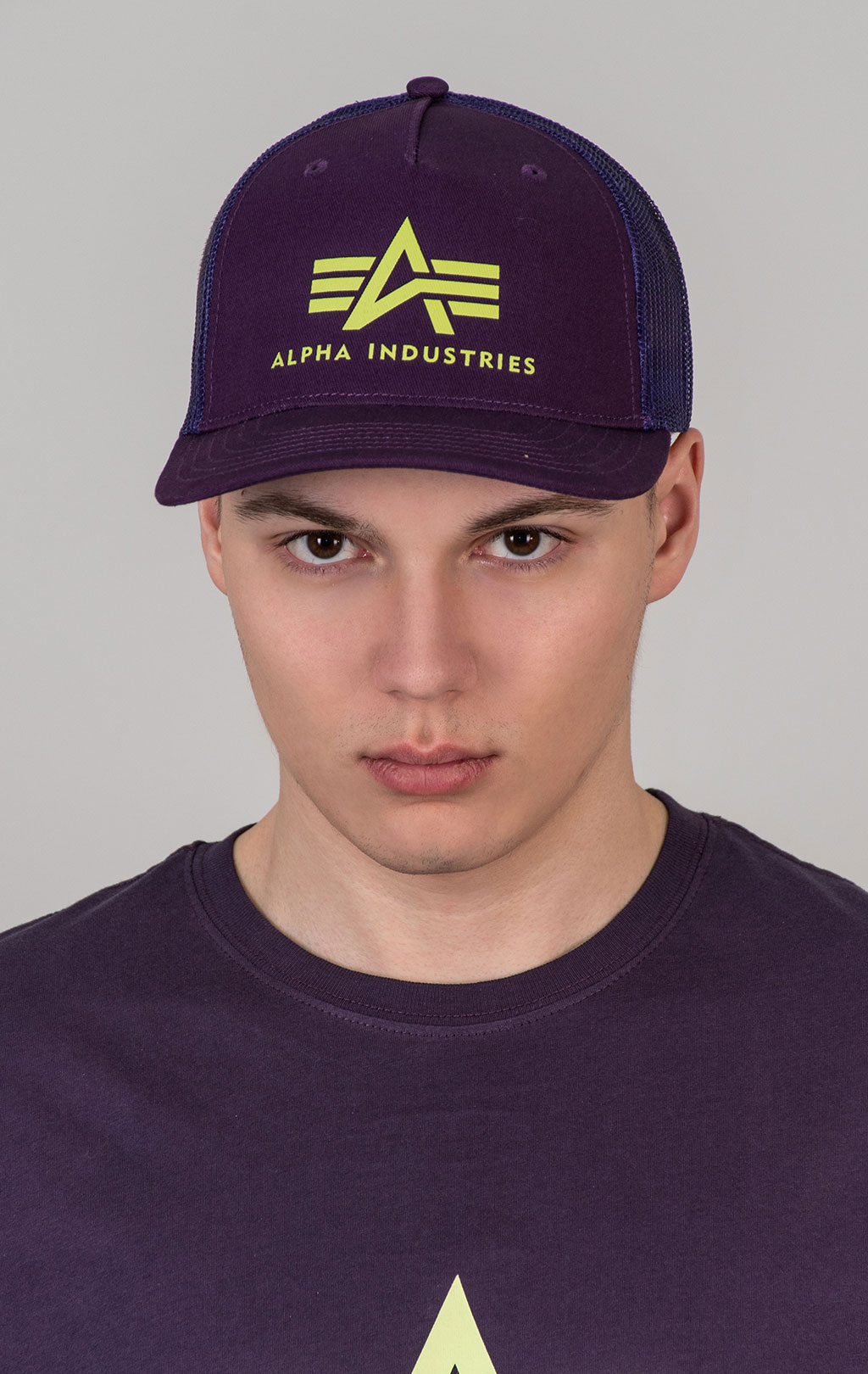 Бейсболка ALPHA INDUSTRIES BASIC TRUCKER CAP plum 
