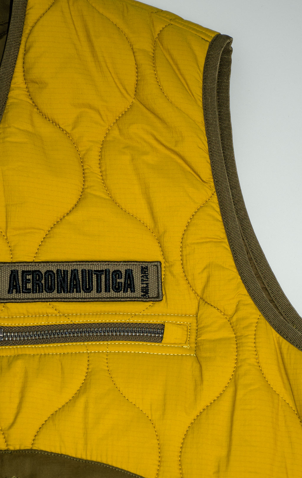 Жилет AERONAUTICA MILITARE FW 25/26/CN gold flake yellow (AB 3008) 