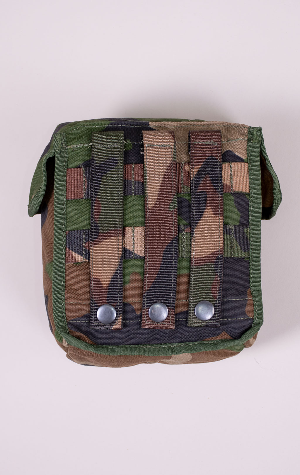 Подсумок ALGEMEEN(BASIC) MIDDEL MOLLE camo woodland Голландия