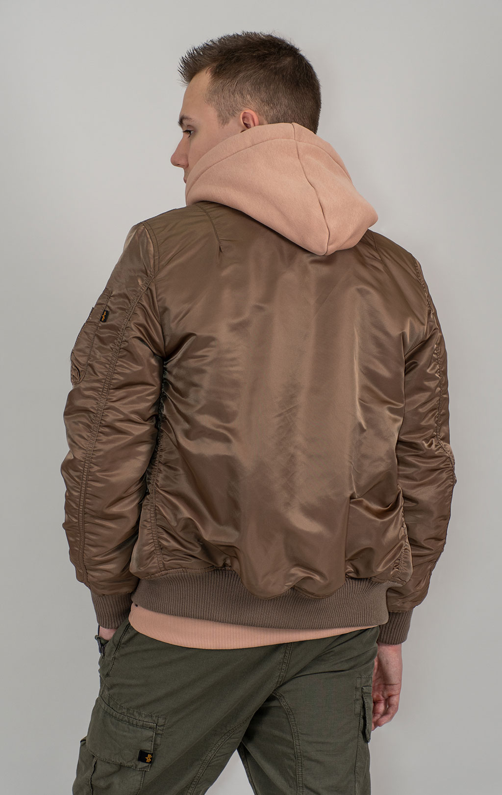 Бомбер ALPHA INDUSTRIES MA-1 VF 59 LONG taupe 