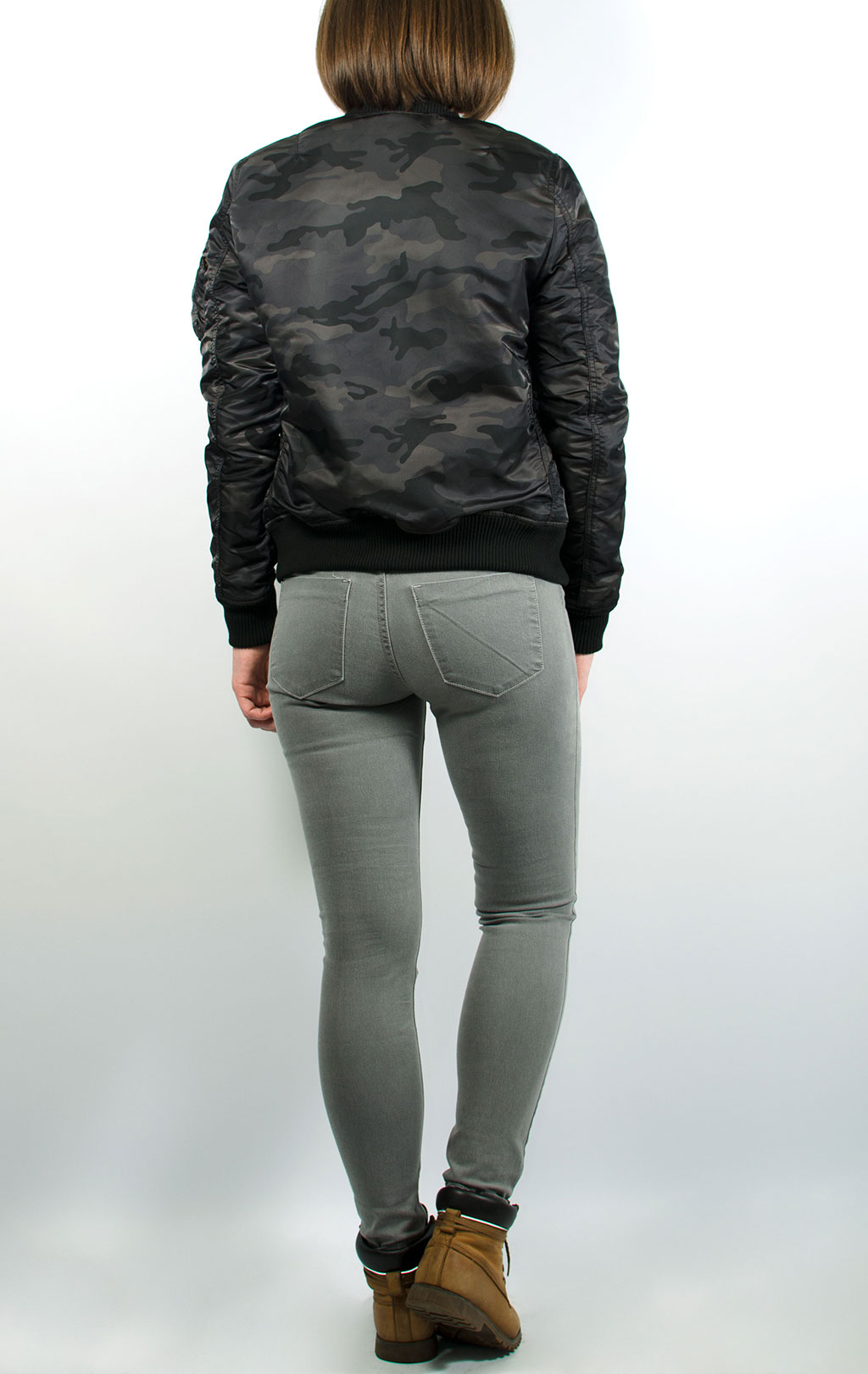 Женский бомбер ALPHA INDUSTRIES MA-1 VF 59 black camo 
