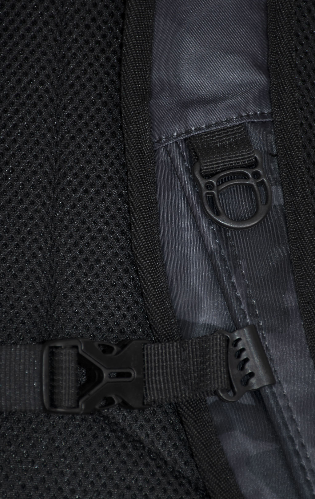 Рюкзак ALPHA INDUSTRIES CREW RT BAG CAMO black camo 