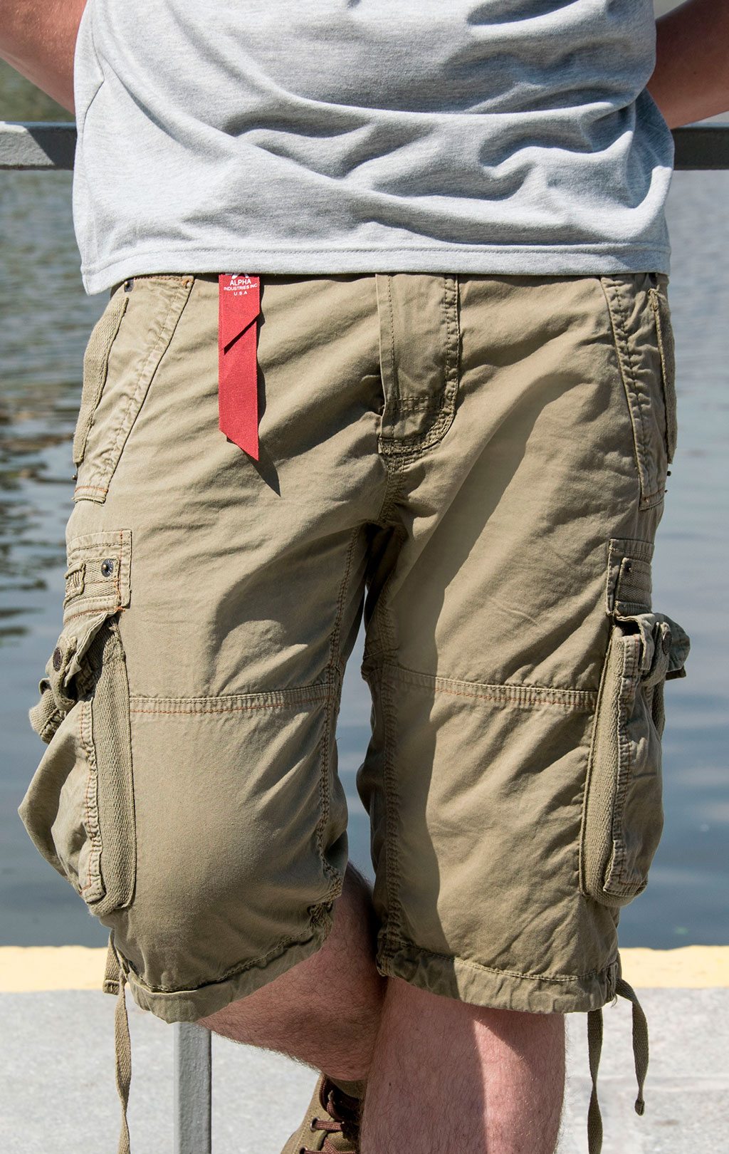 Шорты карго ALPHA INDUSTRIES TERMINAL olive 