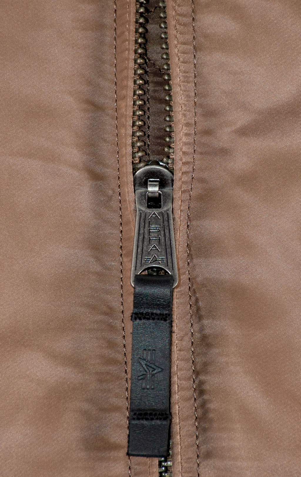 Бомбер ALPHA INDUSTRIES MA-1 VF 59 LONG taupe 