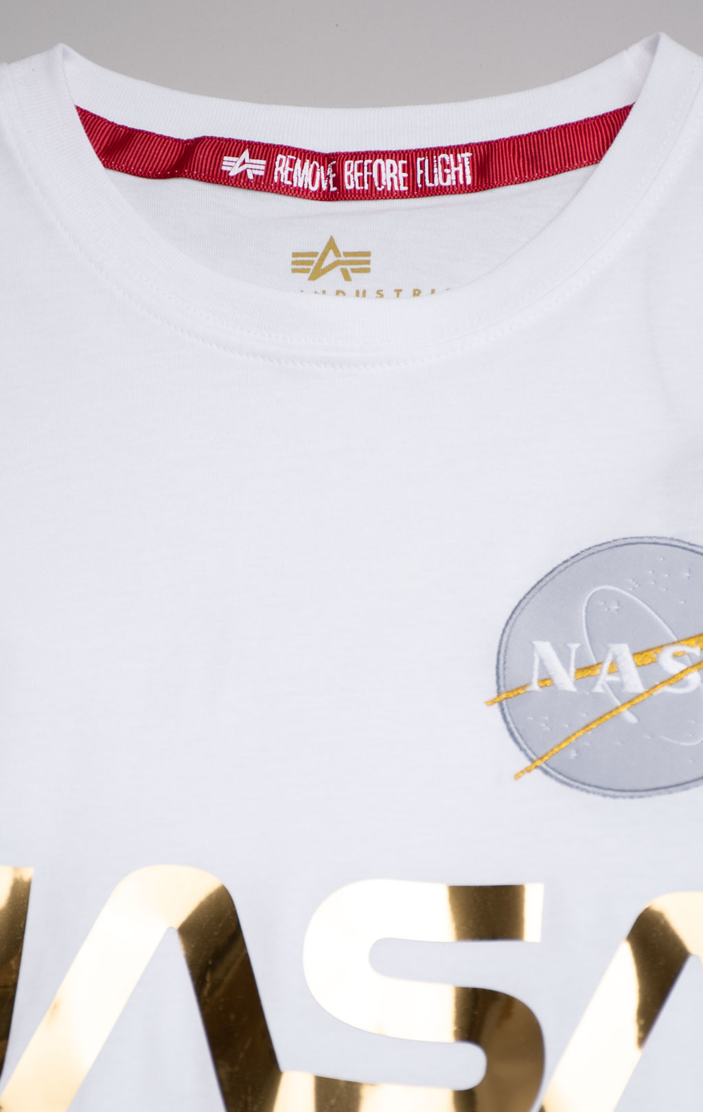 Футболка ALPHA INDUSTRIES NASA Reflective white/gold 
