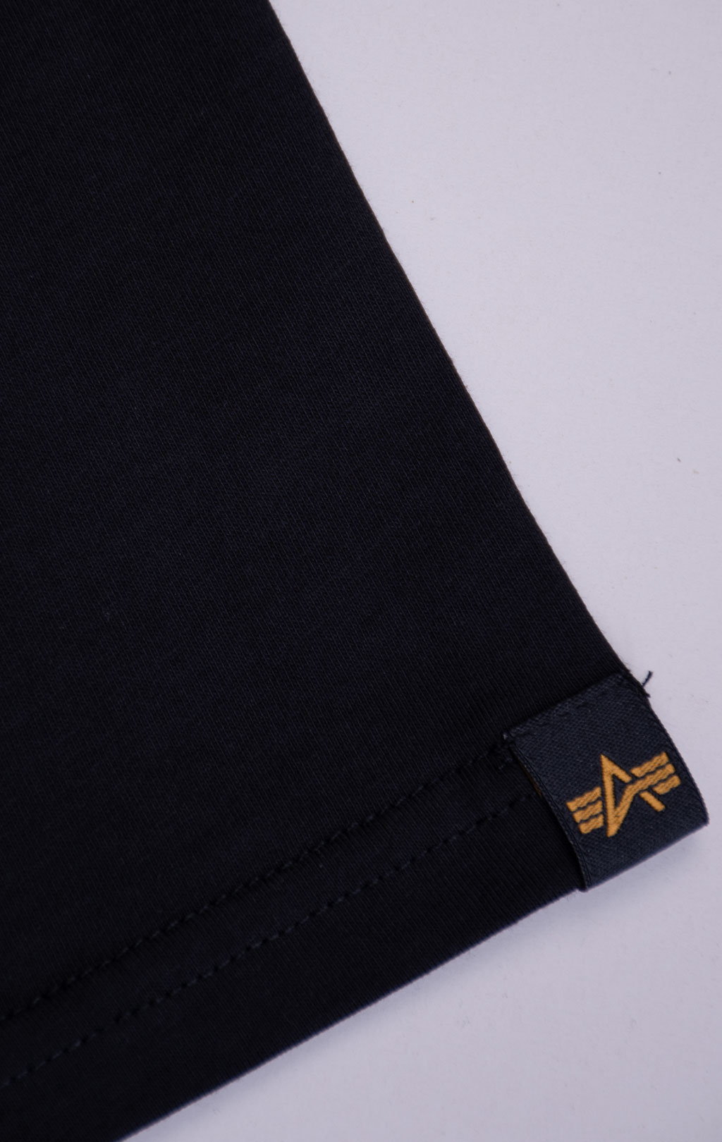 Женская футболка-кроп ALPHA INDUSTRIES BASIC T CROPPED SMALL LOGO black 