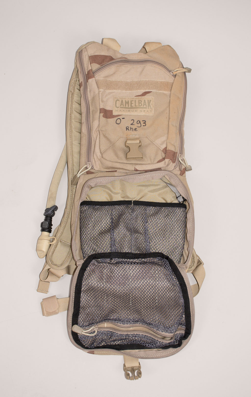 Питьевая система армейская CamelBak на молнии, горловина под клапаном, 3L desert-3 б/у 