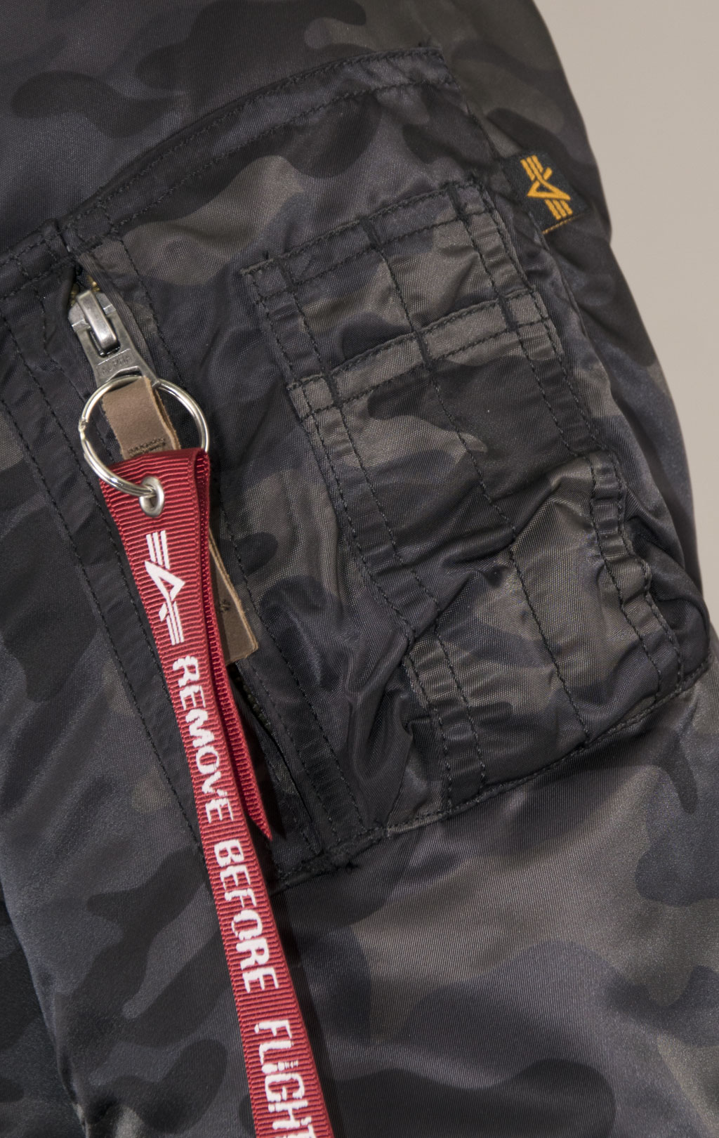Бомбер ALPHA INDUSTRIES MA-1 VF 59 black camo 