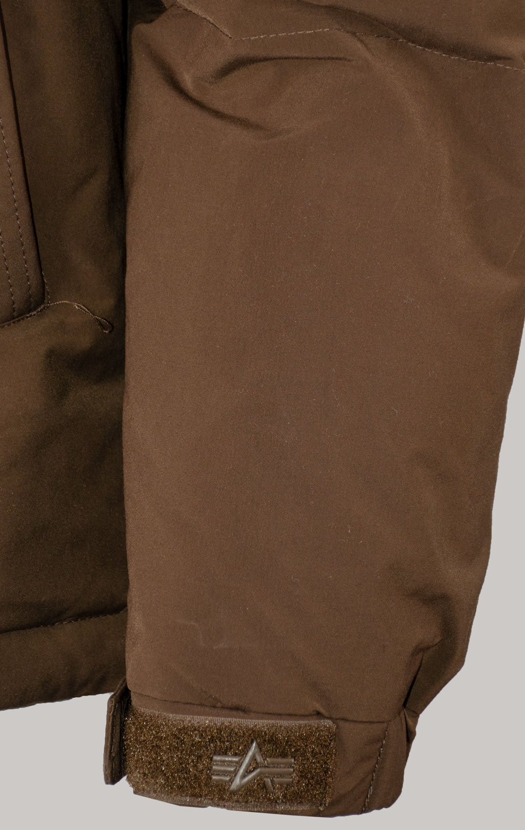 Куртка ALPHA INDUSTRIES PUFFER PARKA FW 25/26 espresso 