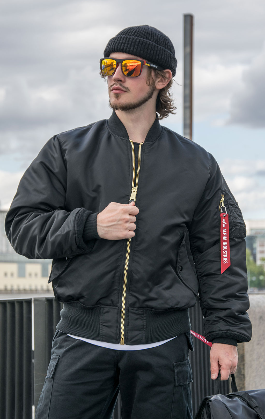 Бомбер ALPHA INDUSTRIES MA-1 original fit FW 23/24 m black 