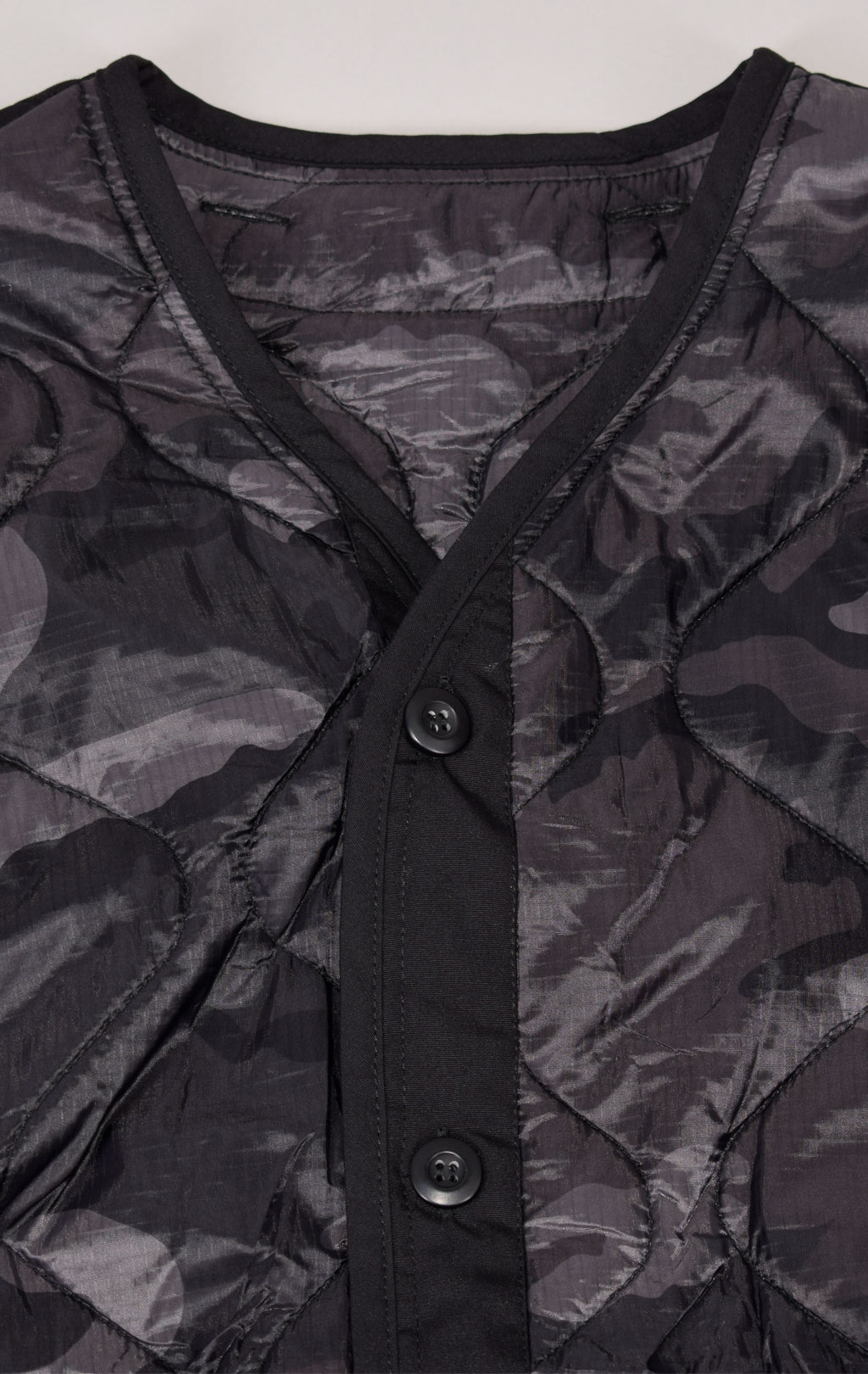 Куртка-подстёжка ALPHA INDUSTRIES M-65 CLASSIC с карманами и манжетами FW 21/22 m black woodland camo 