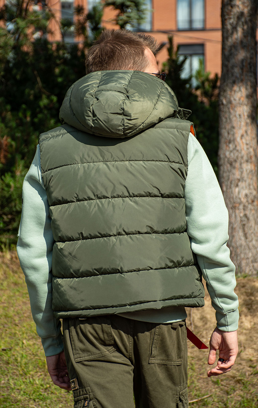 Жилет ALPHA INDUSTRIES HOODED PUFFER VEST FD sage green 