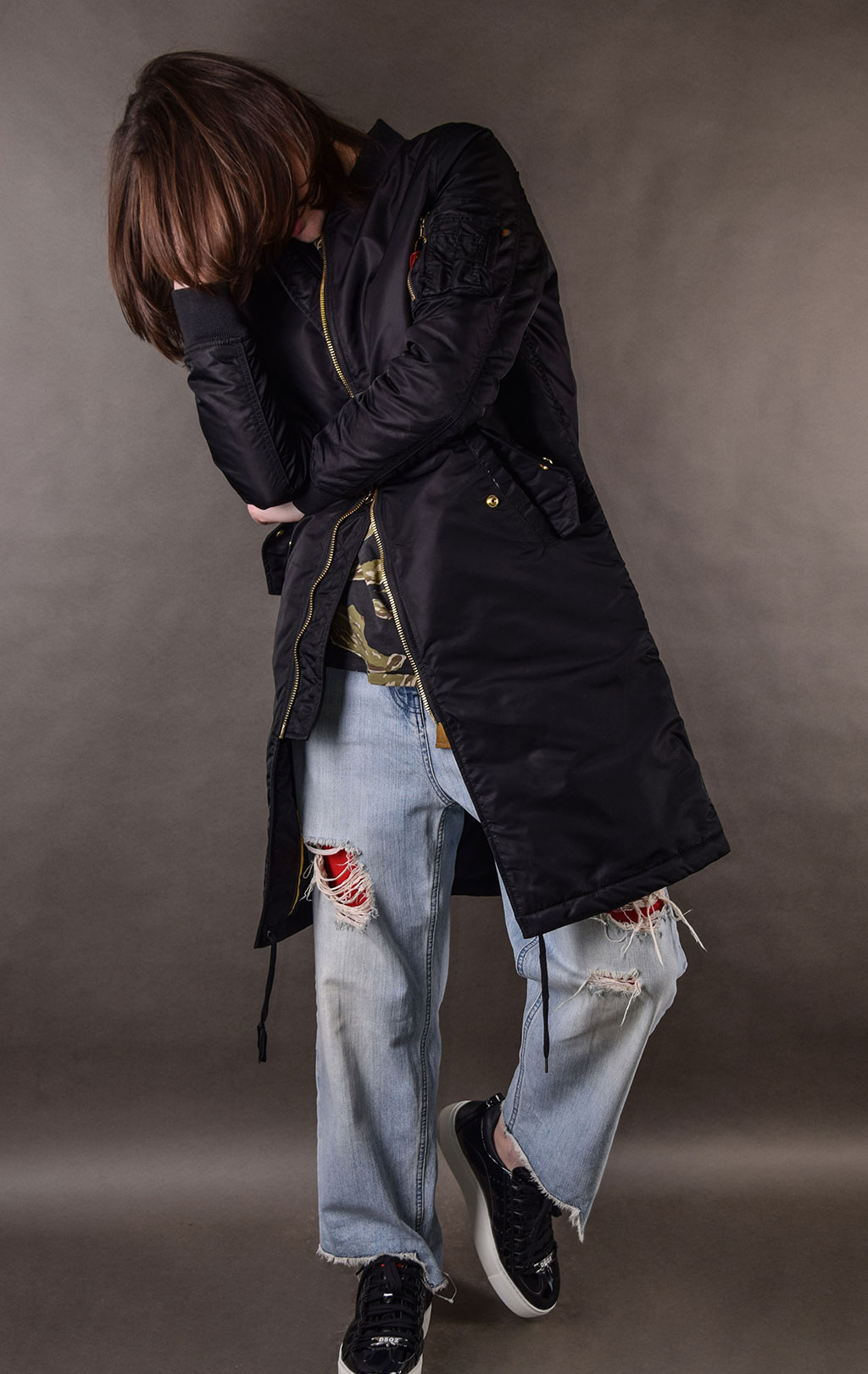 Женская куртка-бомбер удлинённая ALPHA INDUSTRIES MA-1 COAT PM black 