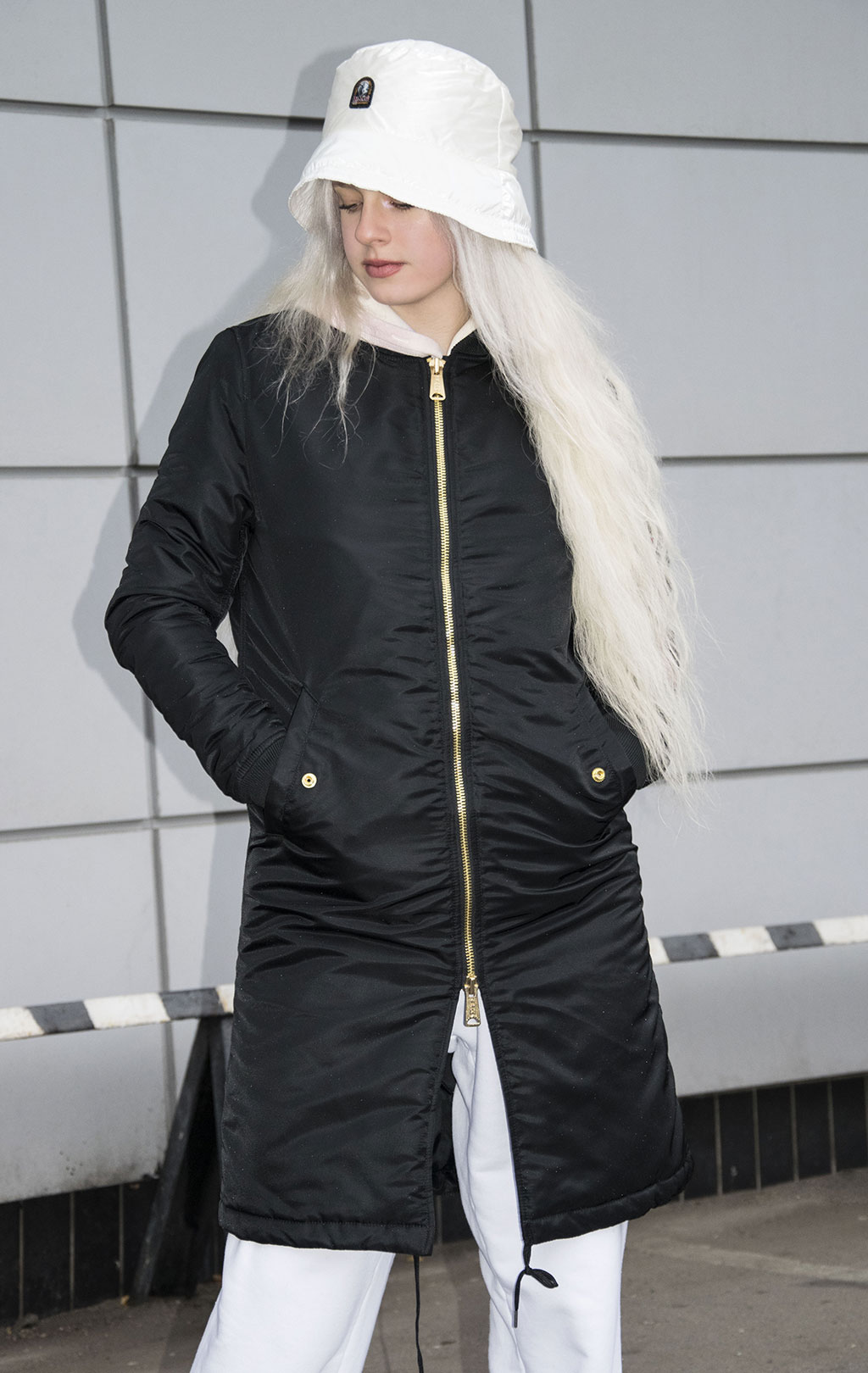 Женская куртка-бомбер удлинённая ALPHA INDUSTRIES MA-1 COAT PM black 