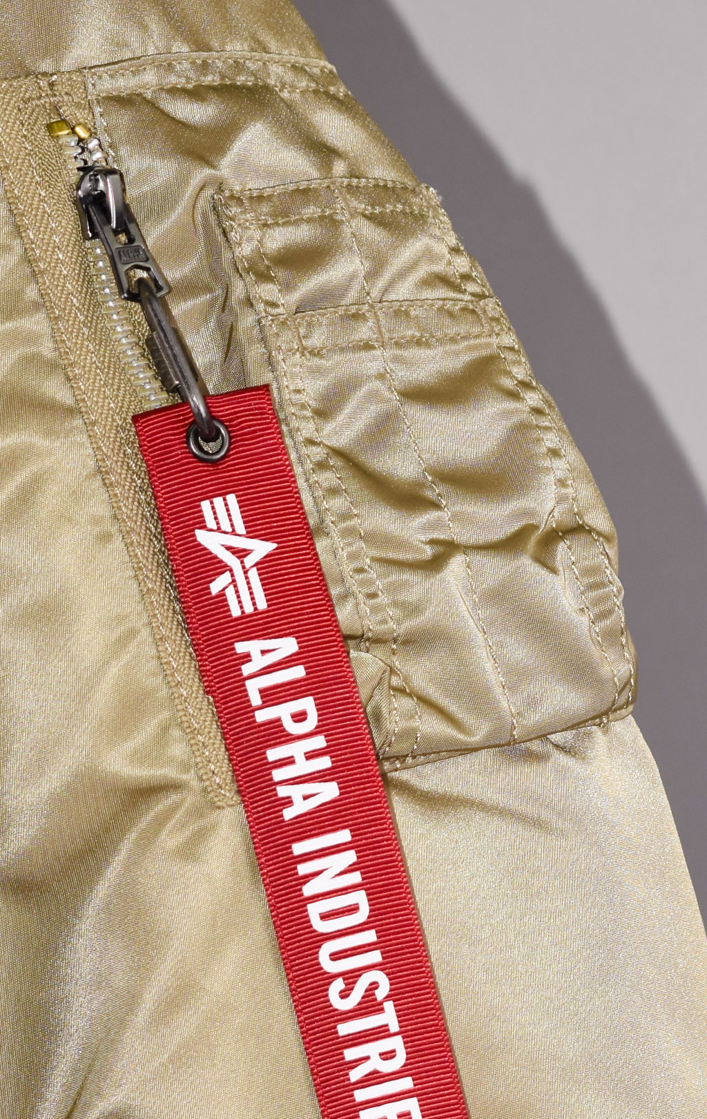 Бомбер ALPHA INDUSTRIES MA-1 original fit SS 22 m vintage khaki 