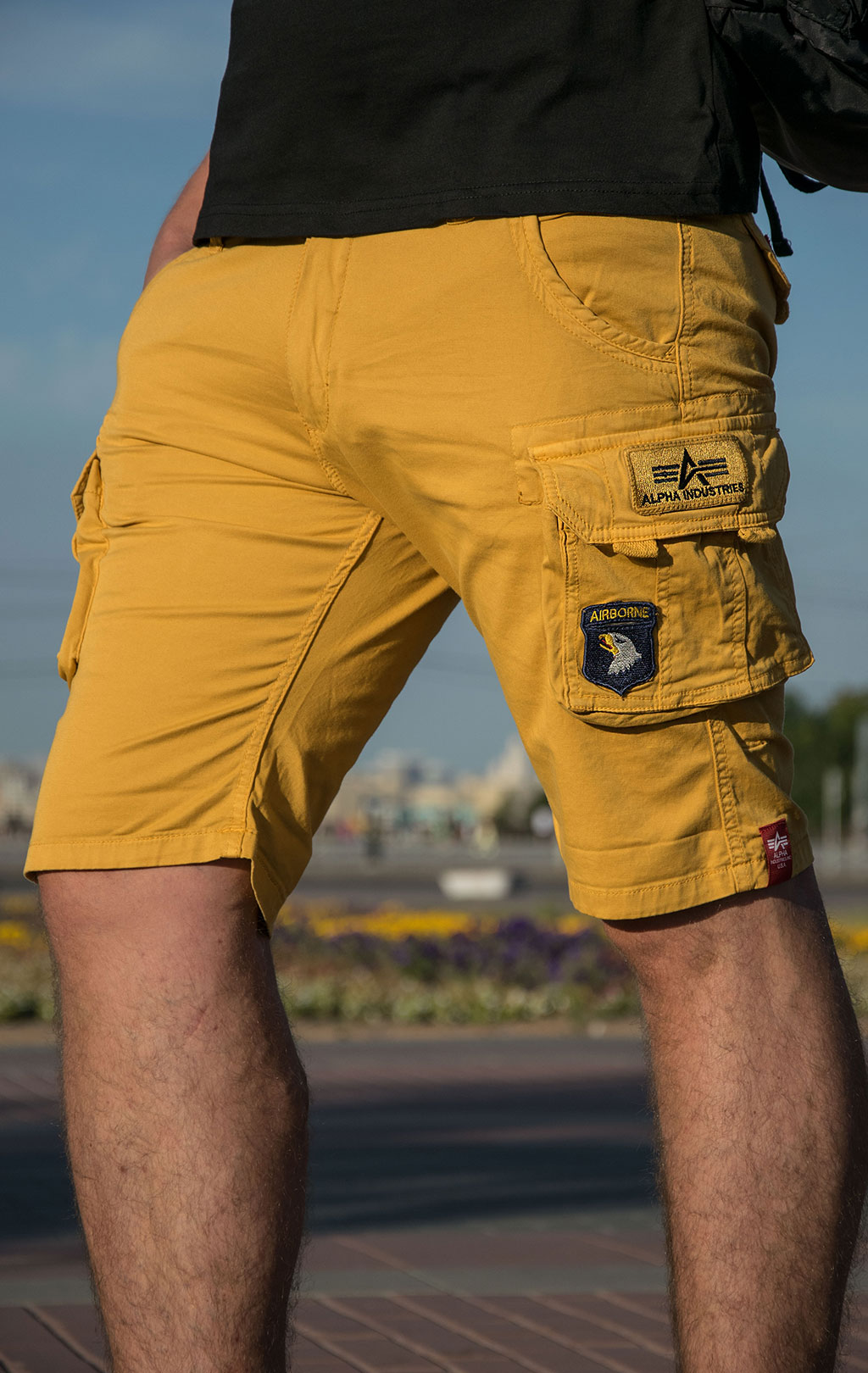 Шорты карго ALPHA INDUSTRIES CREW SHORT PATCH wheat 