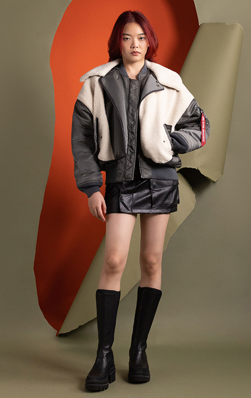 Женская куртка-пилот ALPHA INDUSTRIES B-15 SHERPA HYBRID FW 24/25 field grey 