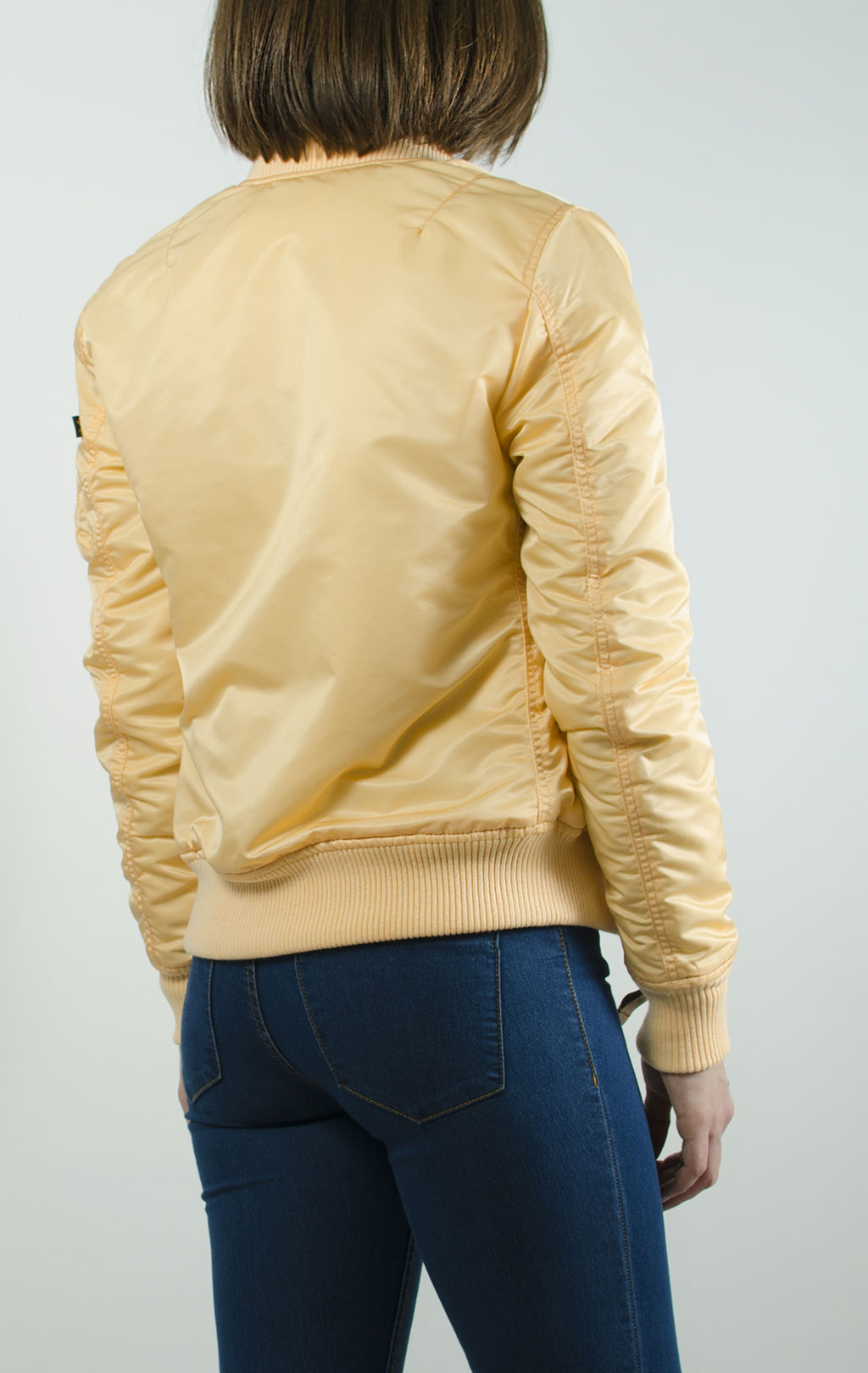 Женский бомбер ALPHA INDUSTRIES MA-1 VF 59 apricot 
