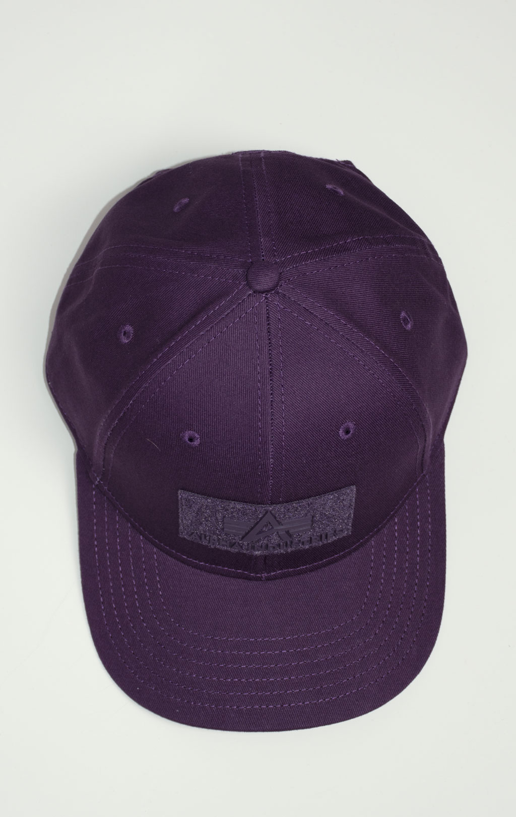Бейсболка ALPHA INDUSTRIES VELCRO CAP plum 