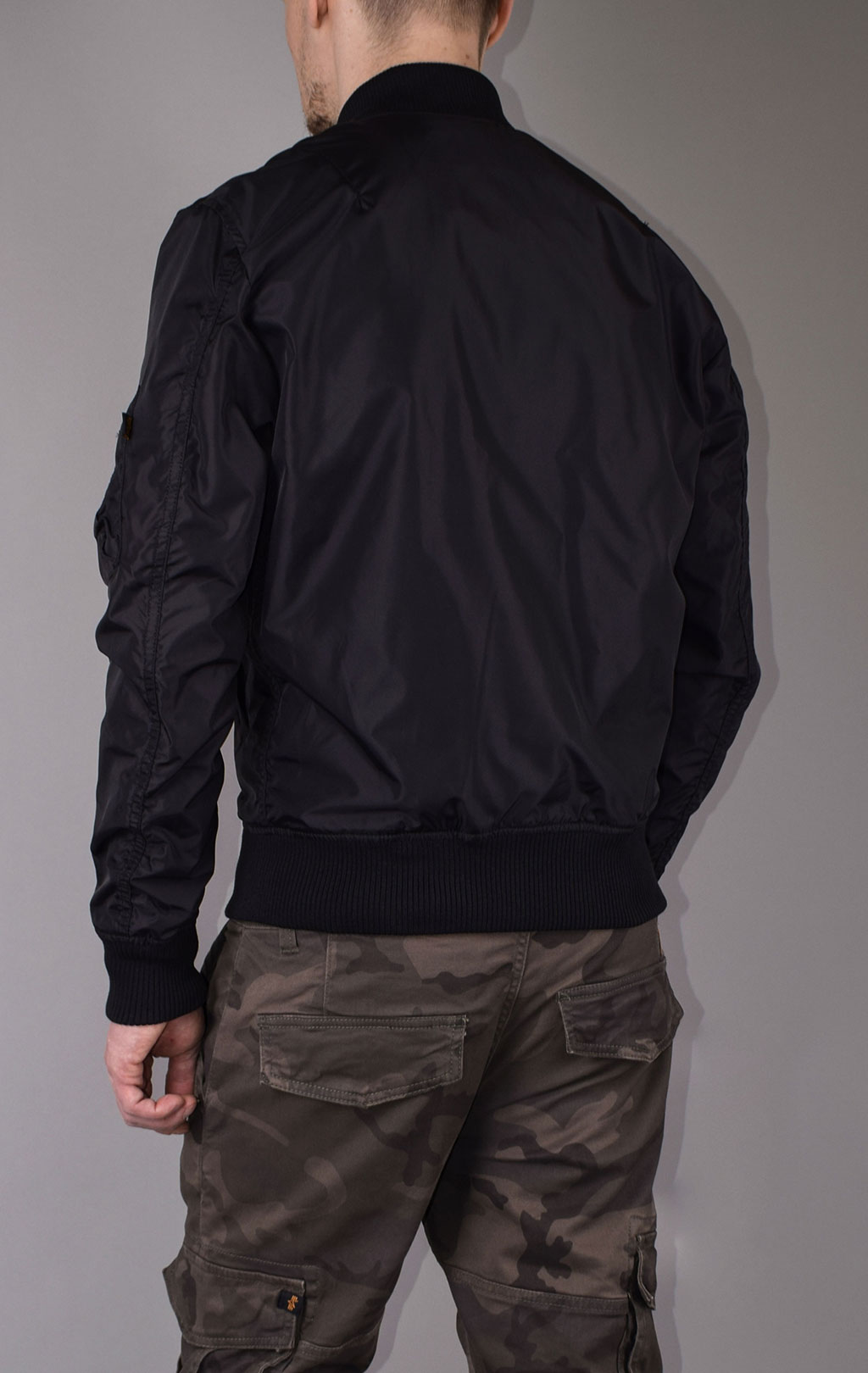 Ветровка-бомбер ALPHA INDUSTRIES MA-1 TT black 