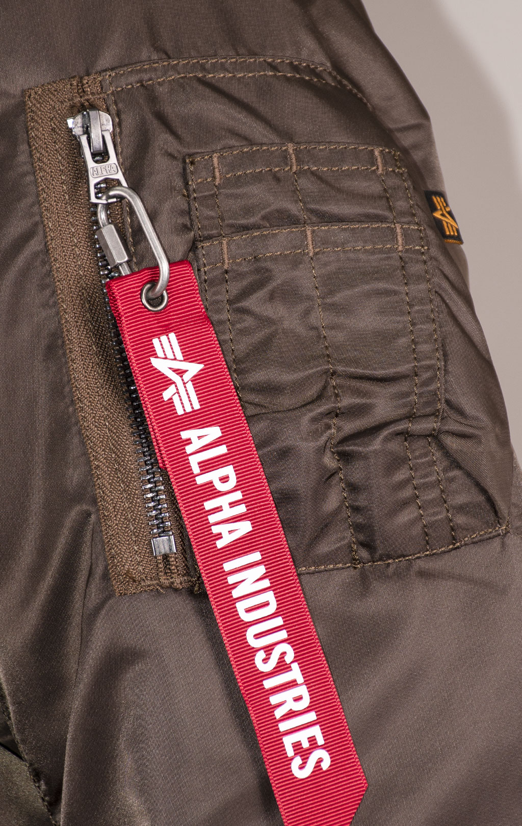 Бомбер ALPHA INDUSTRIES MA-1 original fit FW 24/25 chocolate 