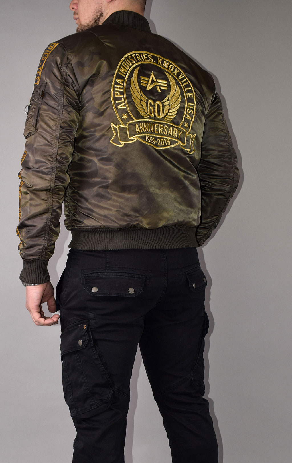 Бомбер ALPHA INDUSTRIES MA-1 60TH ANNIVERSARY dark olive camo 