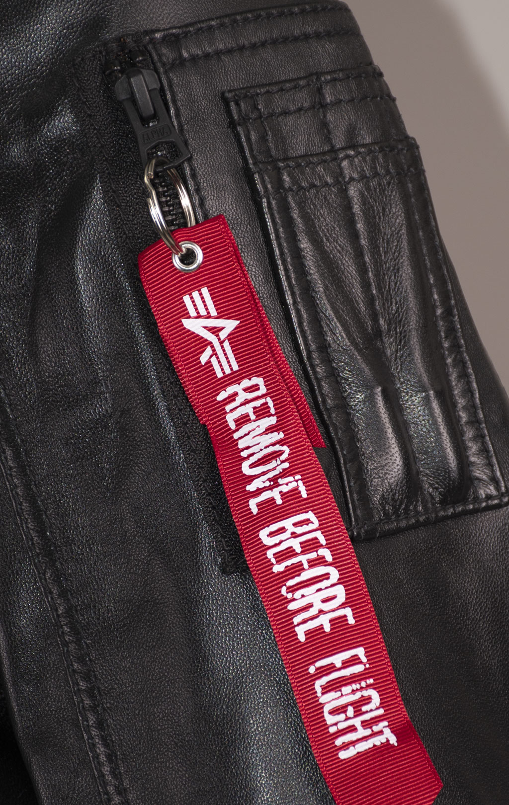 Куртка-бомбер лётная ALPHA INDUSTRIES MA-1 D-Tec leather LW кожа black/black 