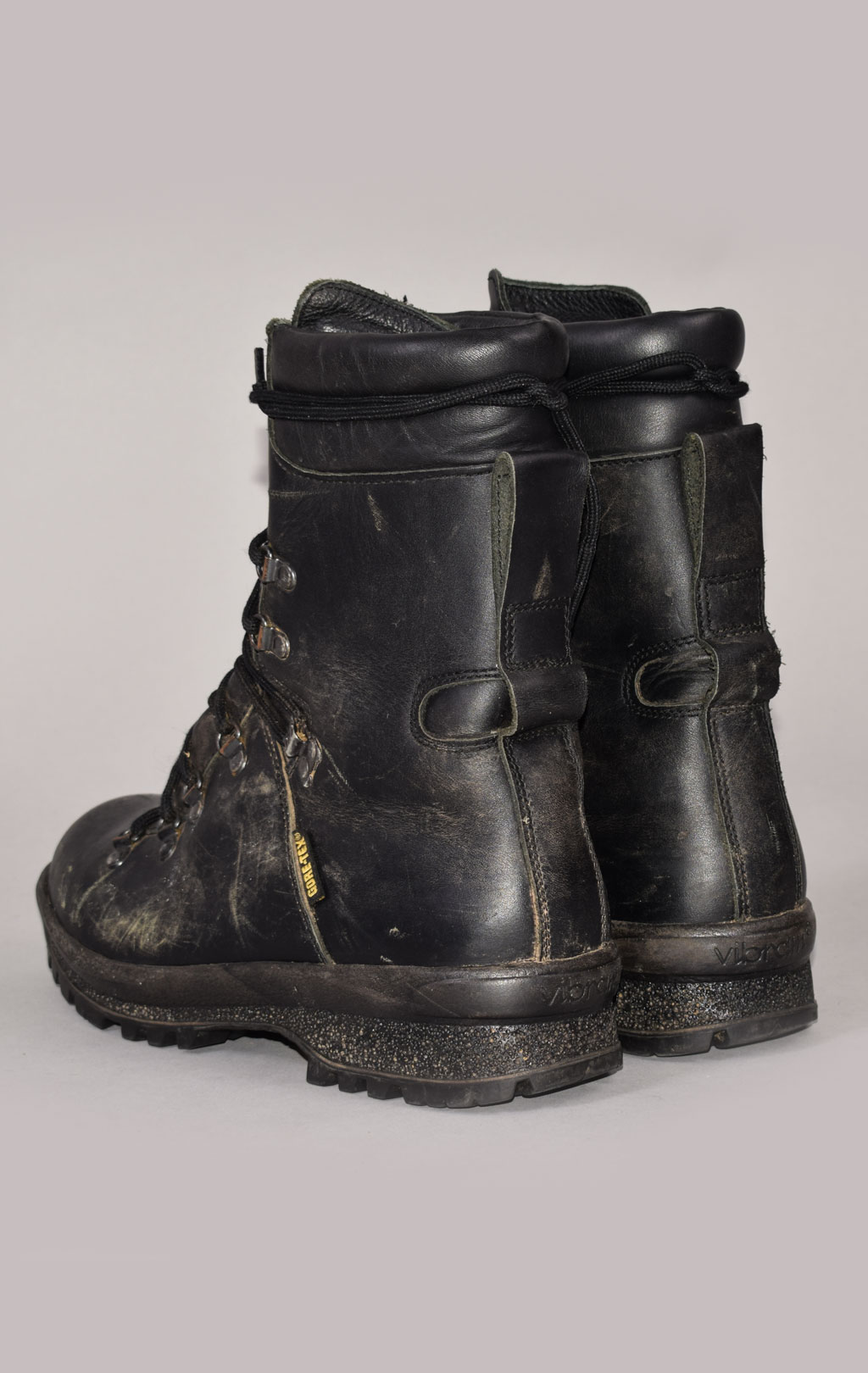Ботинки-берцы армейские Gore-Tex black б/у Англия