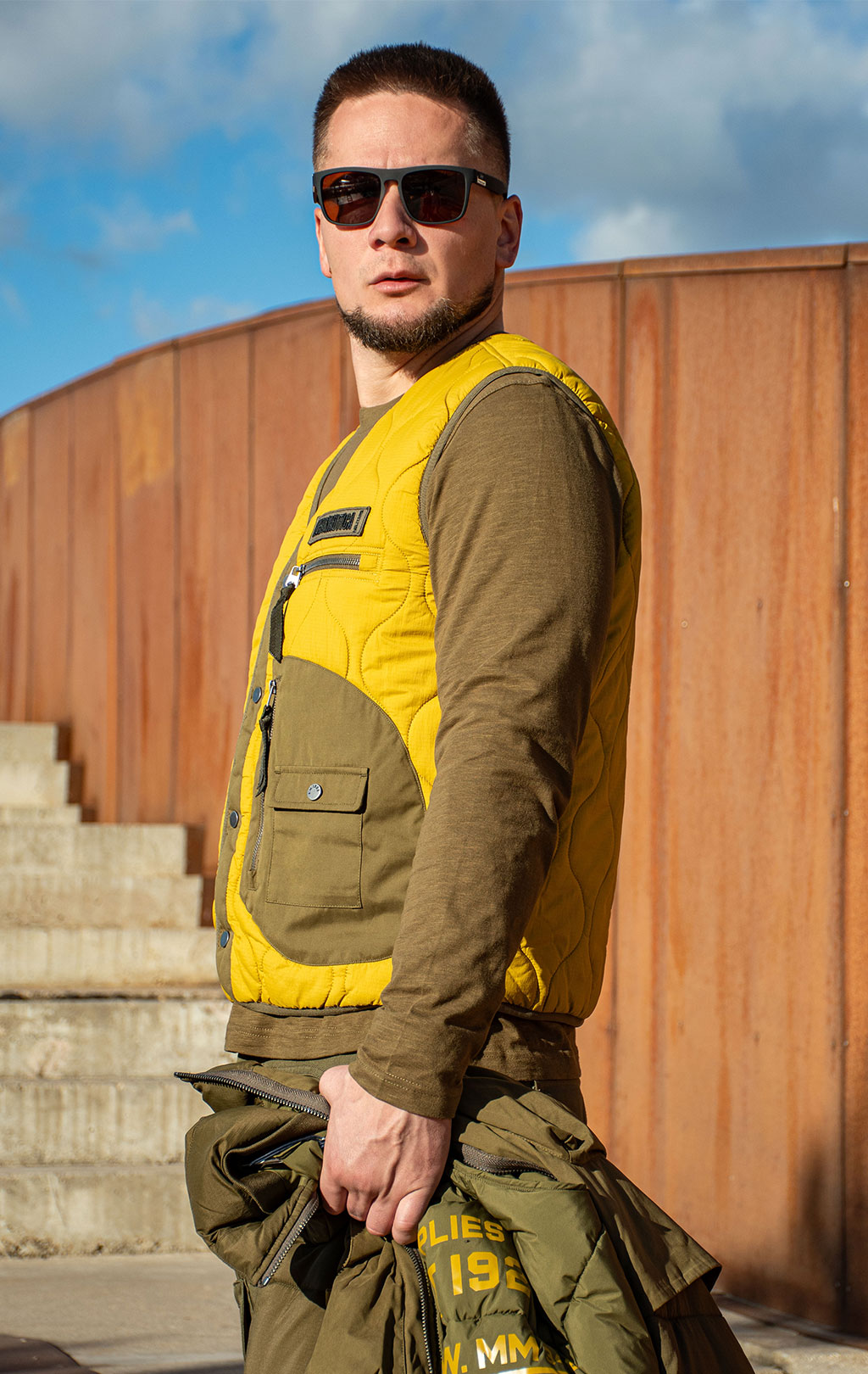 Жилет AERONAUTICA MILITARE FW 25/26/CN gold flake yellow (AB 3008) 
