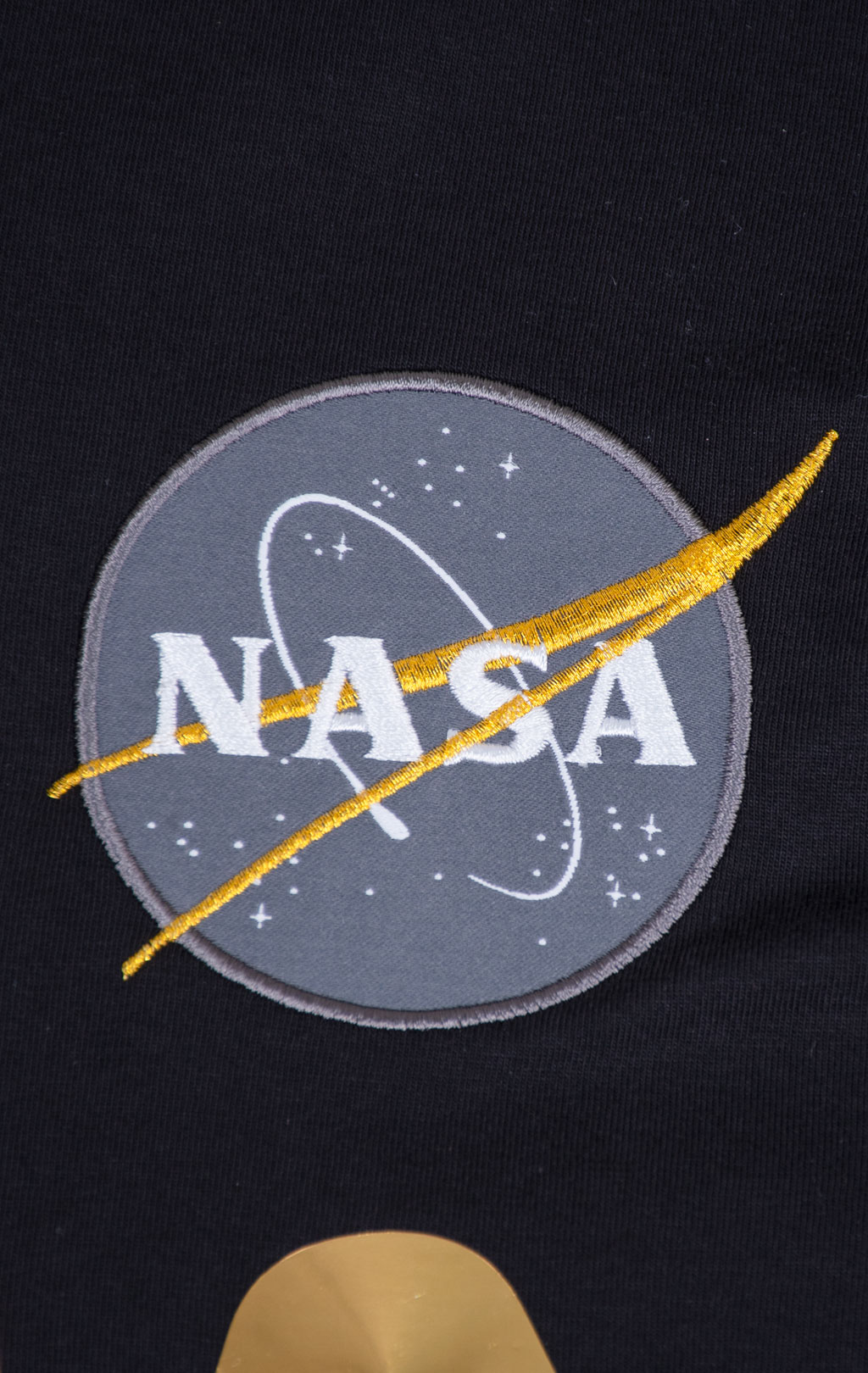Футболка ALPHA INDUSTRIES NASA Reflective black/gold 