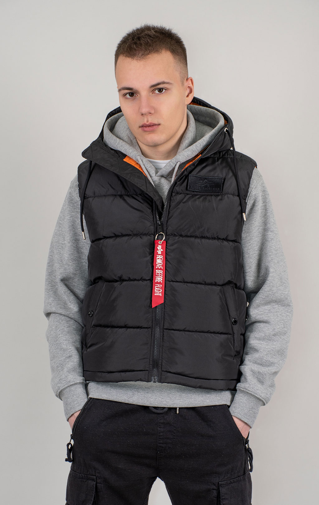 Жилет ALPHA INDUSTRIES HOODED PUFFER VEST FD black 