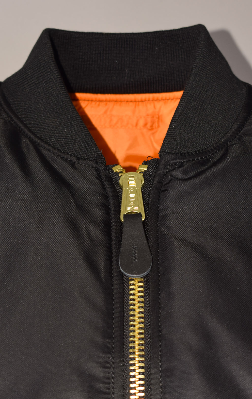 Бомбер ALPHA INDUSTRIES MA-1 original fit FW 23/24 m black 