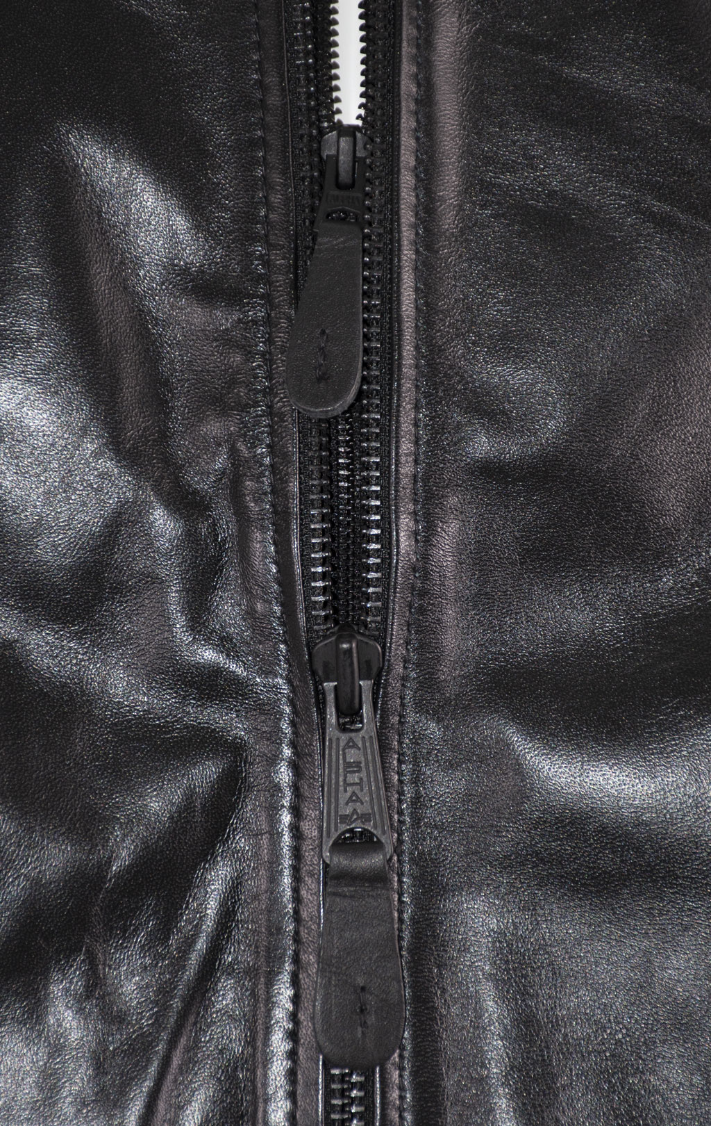 Куртка-бомбер лётная ALPHA INDUSTRIES MA-1 D-Tec leather LW кожа black/black 