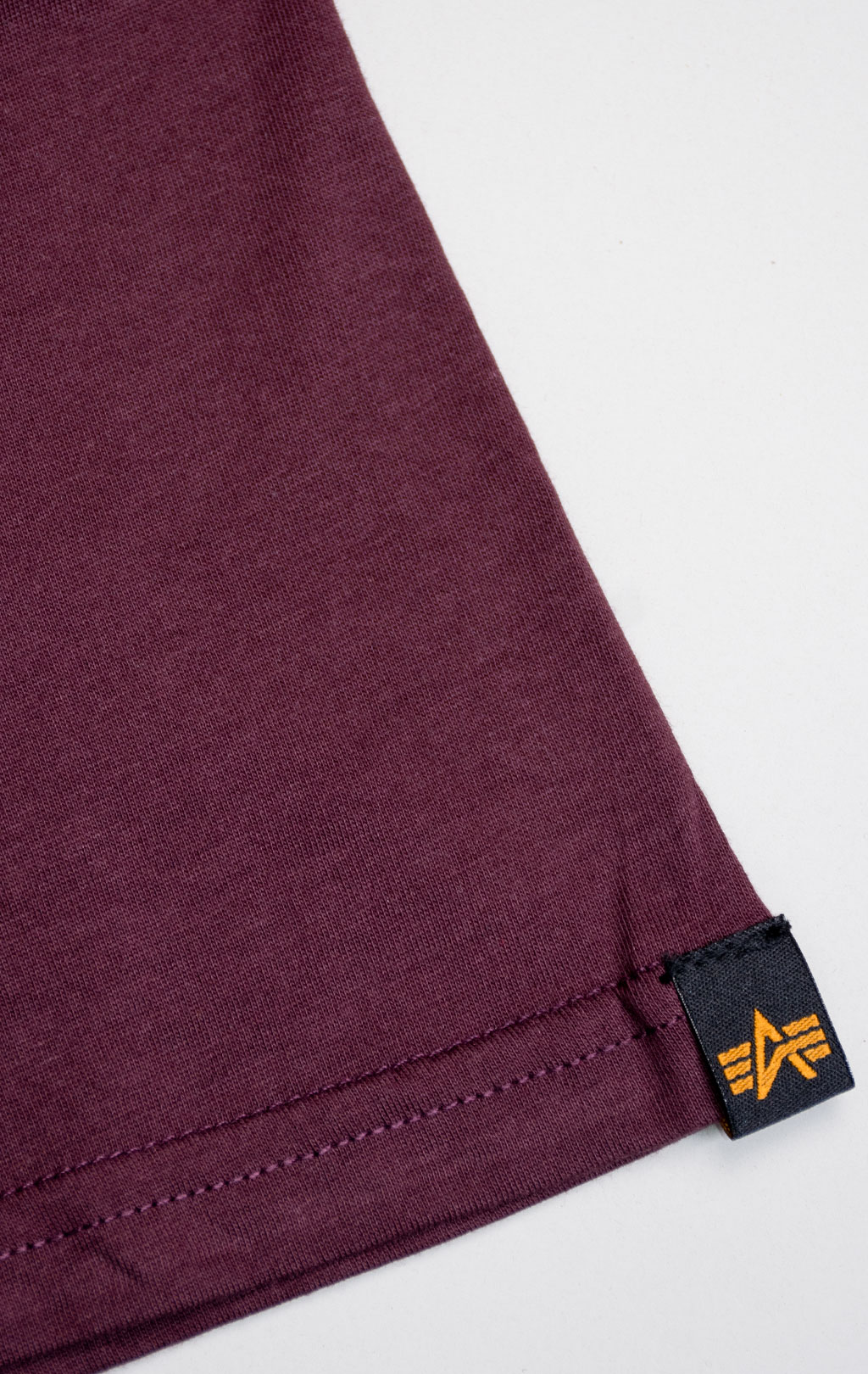 Футболка ALPHA INDUSTRIES BASIC T deep maroon 