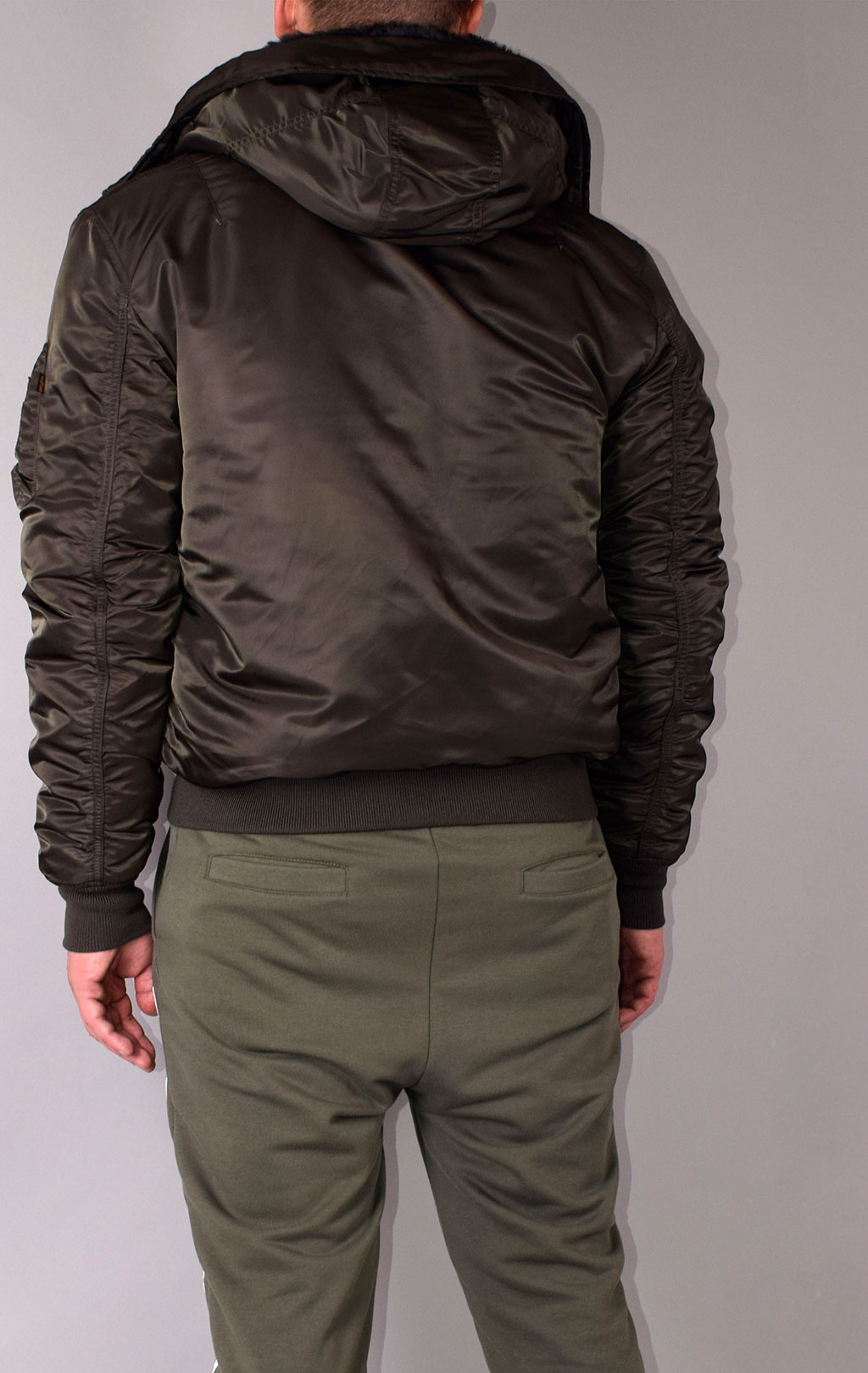 Куртка ALPHA INDUSTRIES MA-1 HOODED black olive 