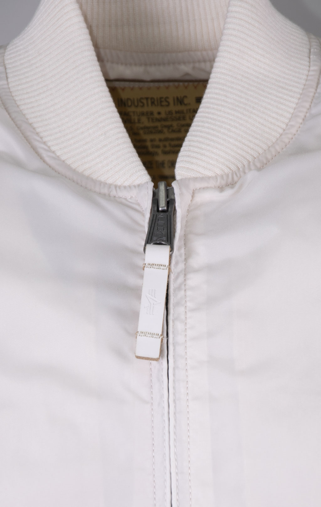 Ветровка-бомбер ALPHA INDUSTRIES MA-1 TT jet stream white 